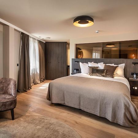 Hotel Britannia Кноке-Хайст Екстериор снимка