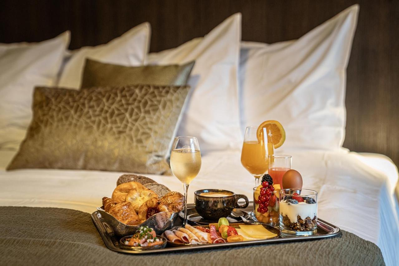 Hotel Britannia Кноке-Хайст Екстериор снимка