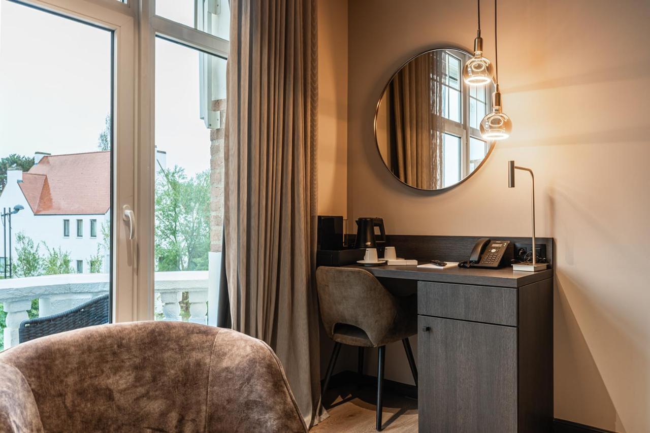 Hotel Britannia Кноке-Хайст Екстериор снимка